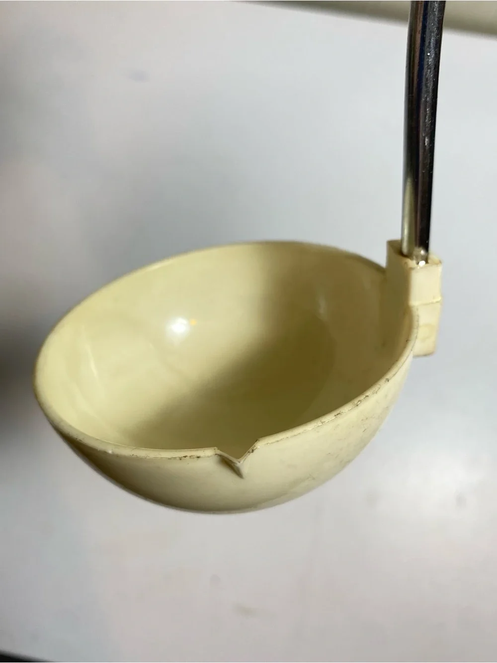 None plastic comfortable pour